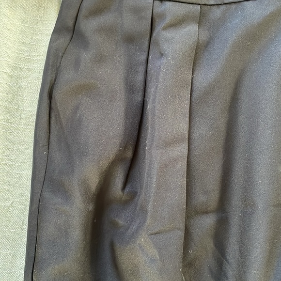 Black Banana Republic skirt, perfect for work/office etc - Picture 5 of 6